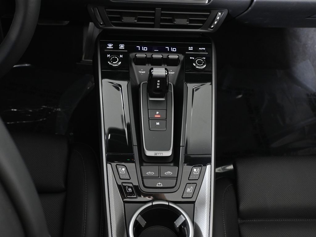 Thumbnail: 2025 Porsche 911 - 32