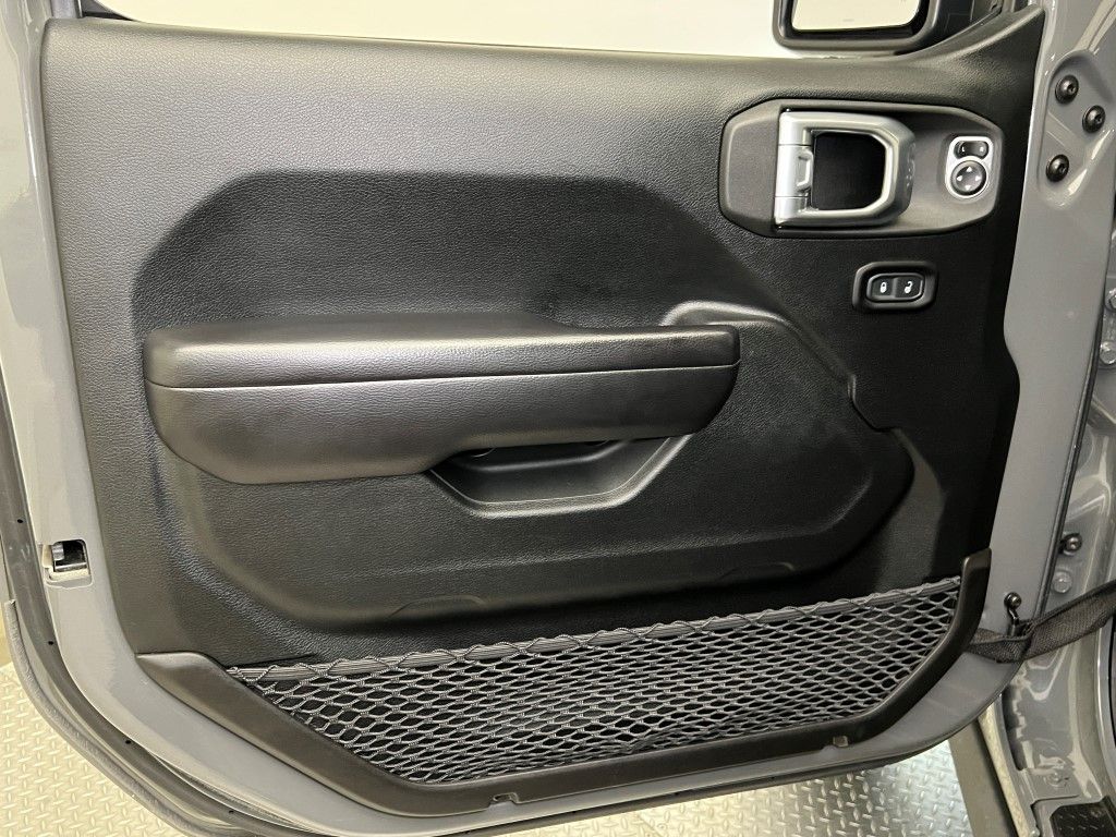 Thumbnail: 2020 Jeep Wrangler - 28