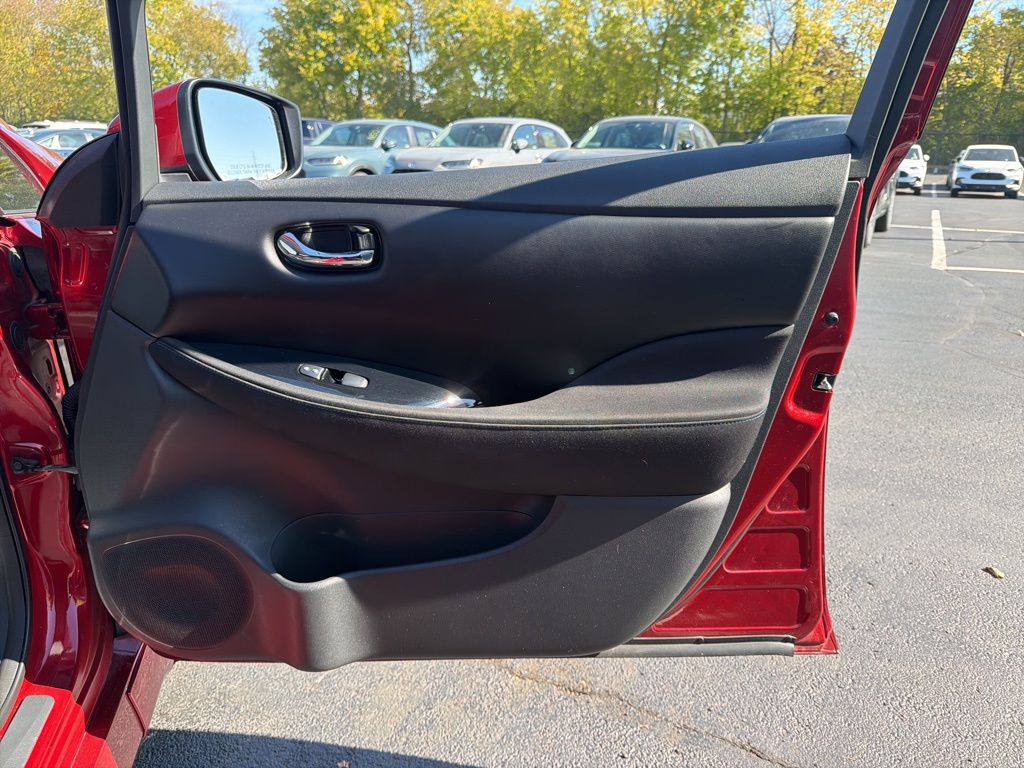 Thumbnail: 2018 Nissan Leaf - 26