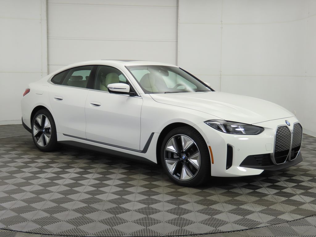 Thumbnail: 2026 BMW i4 - 3