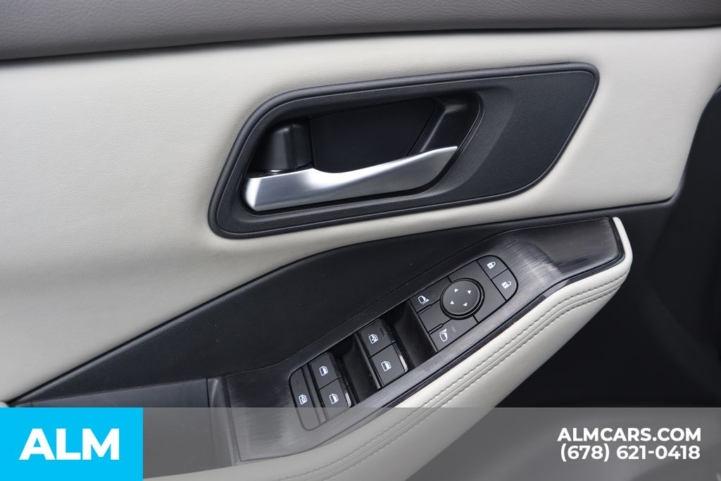 Used 2025 Black Nissan SV image 16