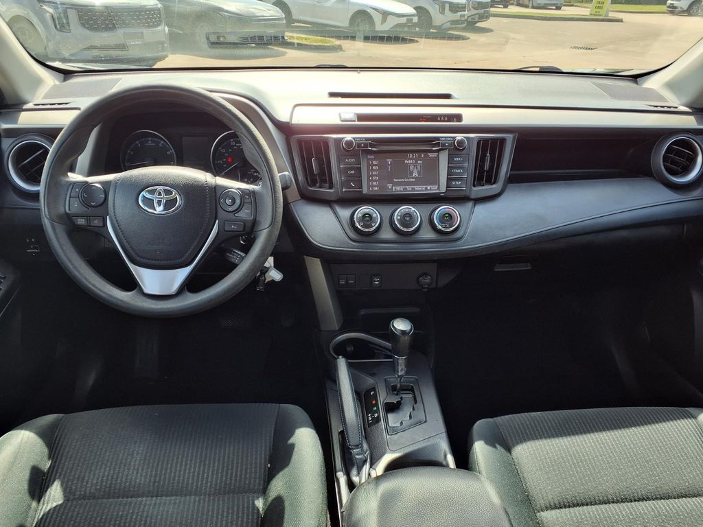 2018 Toyota RAV4 LE - 8