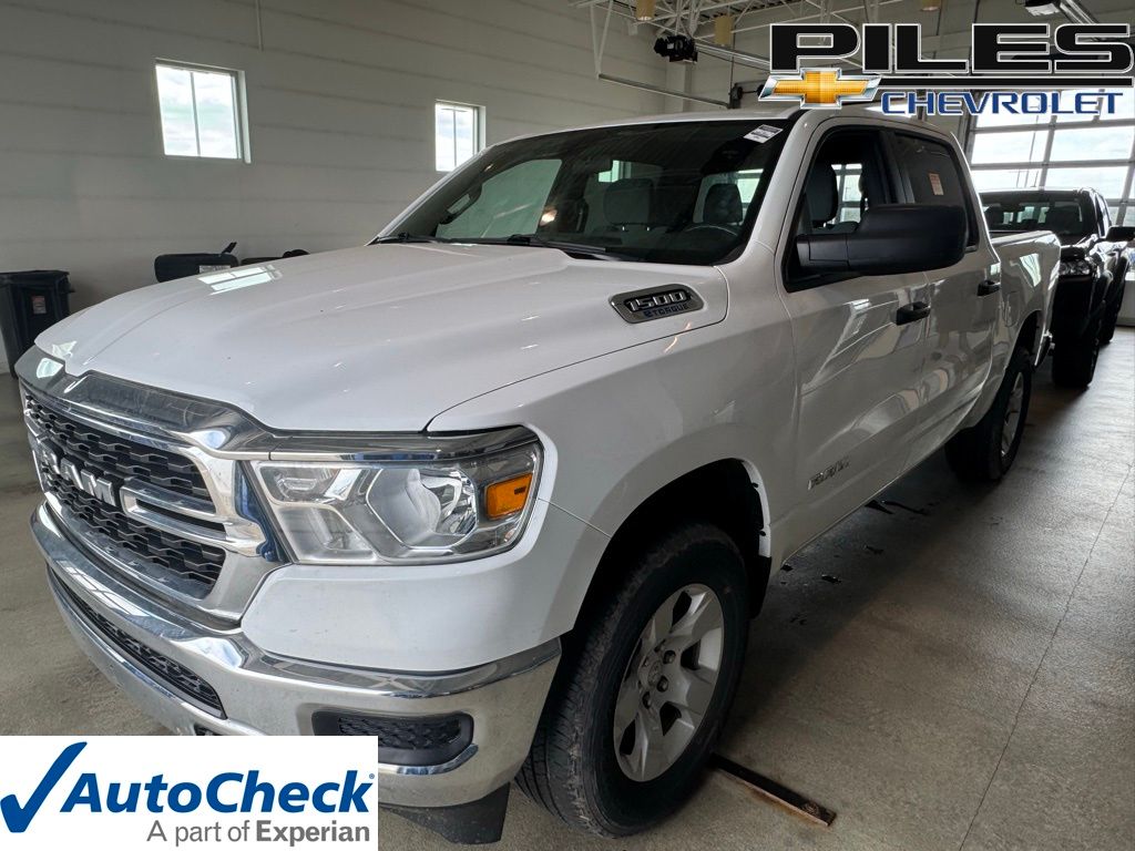 Bright White Clearcoat 2023 RAM 1500 Big Horn Crew Cab 4WD Pickup Truck Four-Wheel Drive 8-Speed Automatic