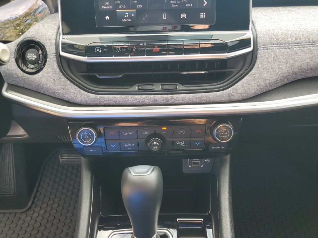 Used Car 2025 Jeep Compass  Latitude For Sale Under $25,000 In Austin, Texas