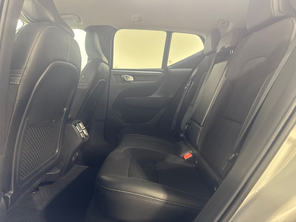 Used 2020 Silver Volvo Momentum image 21