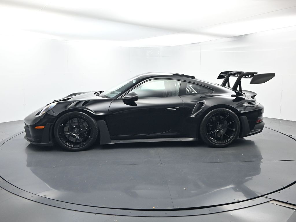 Used 2024  Porsche  image 2