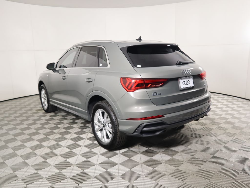 Thumbnail: 2025 Audi Q3 - 8