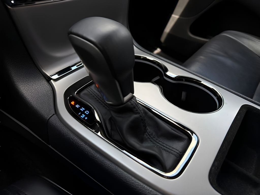 Used 2019 Black Jeep Overland image 19