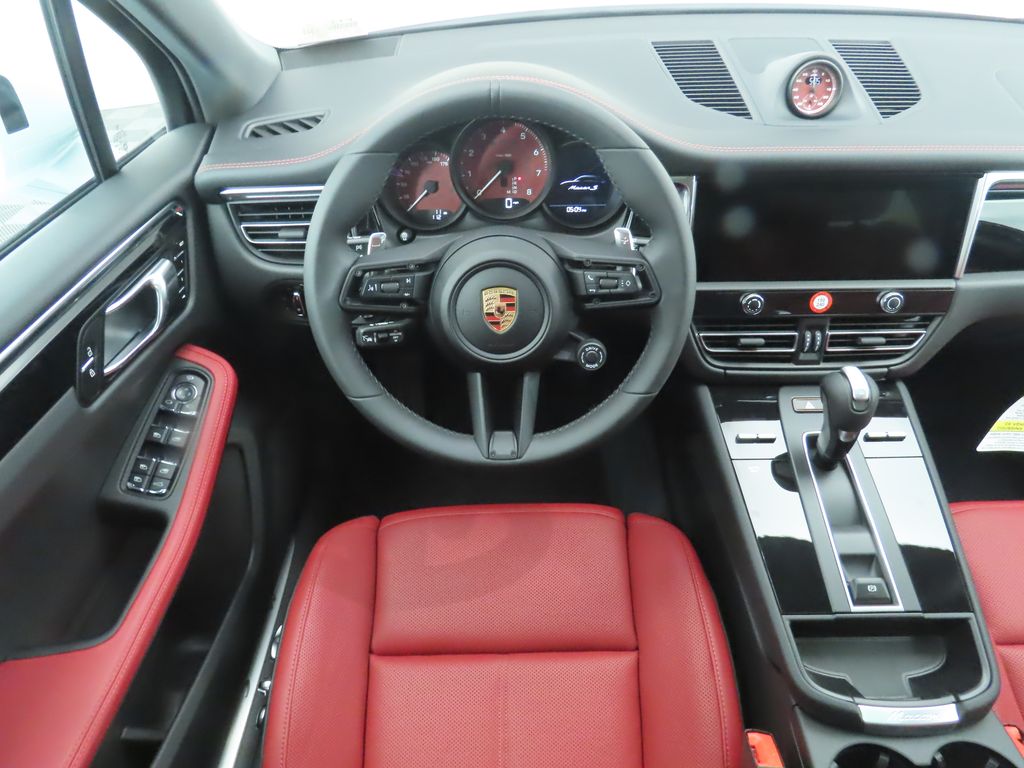 Thumbnail: 2025 Porsche Macan - 13