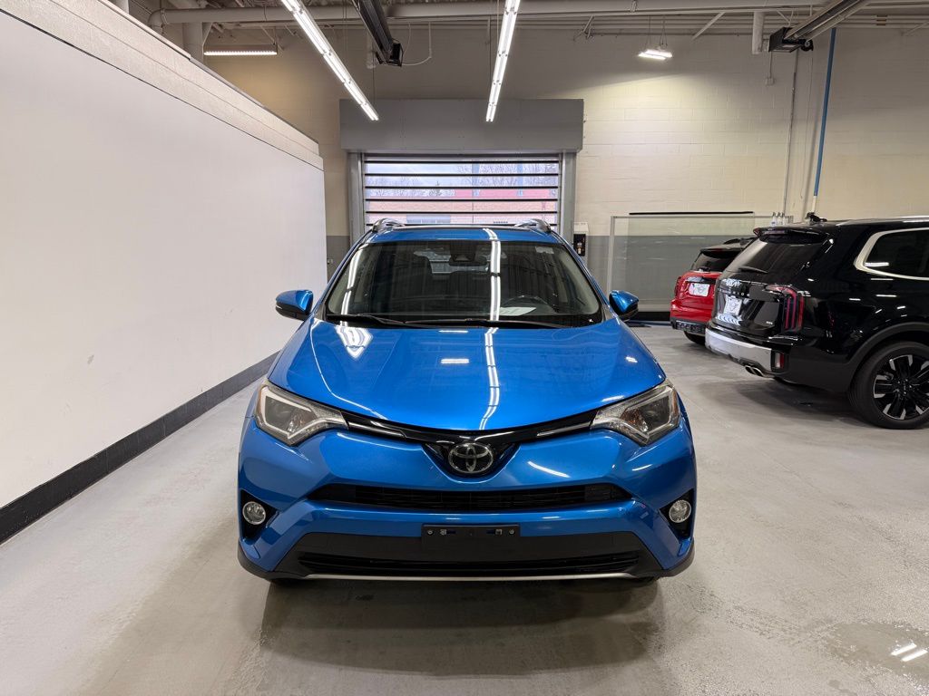 Thumbnail: 2018 Toyota RAV4 - 8