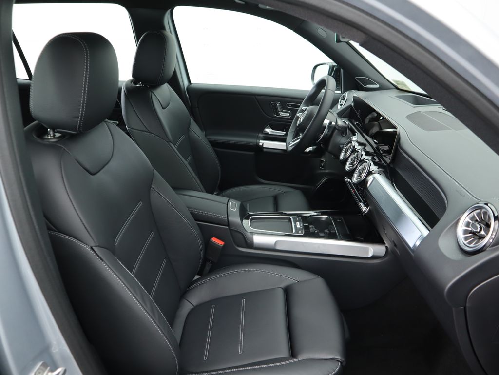 Thumbnail: 2025 Mercedes-Benz GLB - 21