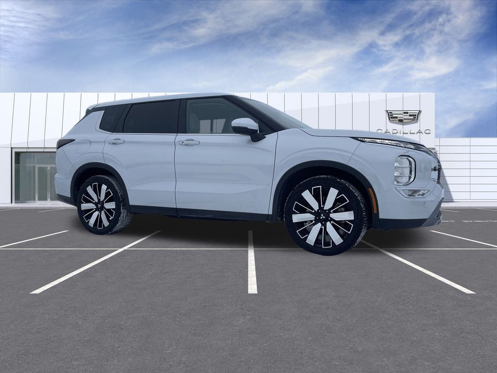 2025 Mitsubishi Outlander SE FWD