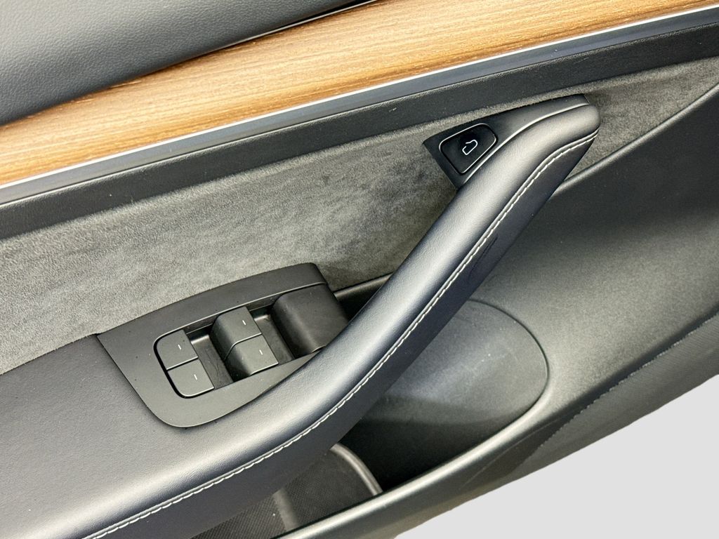 Thumbnail: 2023 Tesla Model 3 - 22