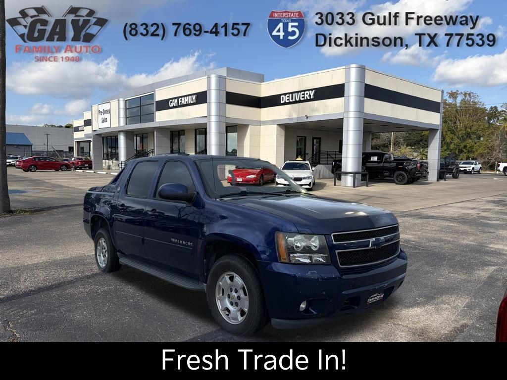 2013 Chevrolet Avalanche LS Black Diamond Edition 4WD