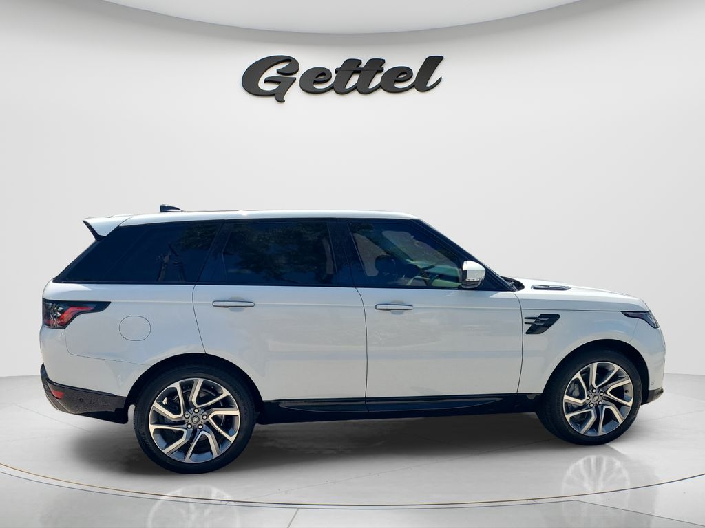 Used 2022  Land Rover HSE Silver Edition image 4