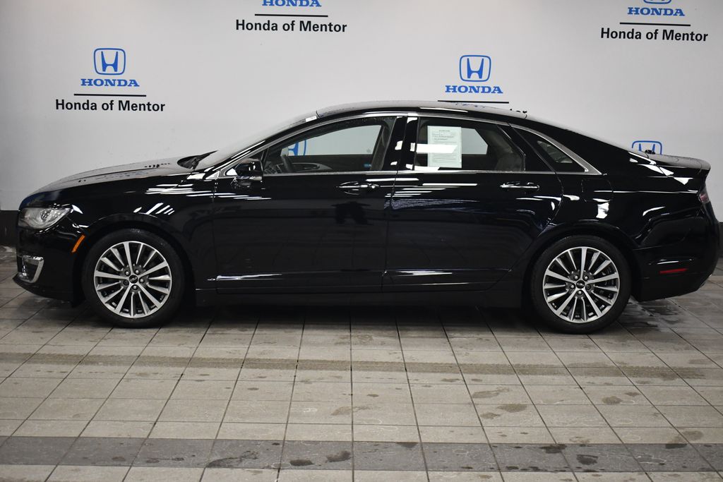 Thumbnail: 2017 Lincoln MKZ - 2