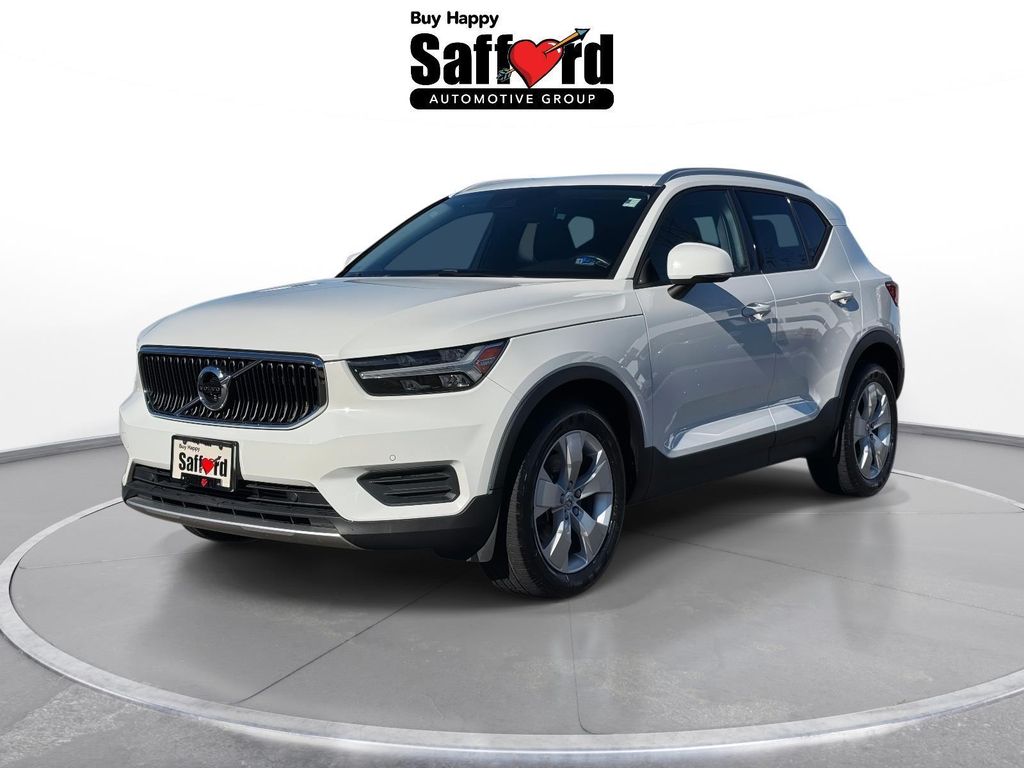 2020 Volvo XC40 T5 Momentum AWD