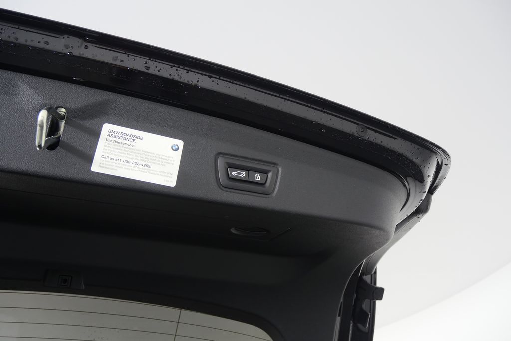 Thumbnail: 2023 BMW i4 - 18