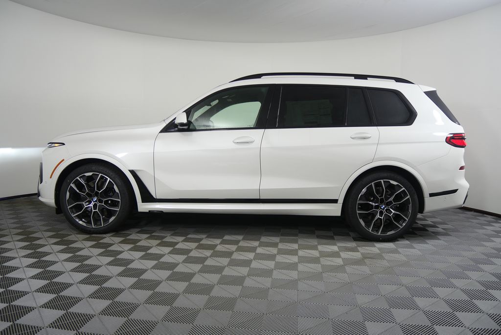 Thumbnail: 2026 BMW X7 - 6