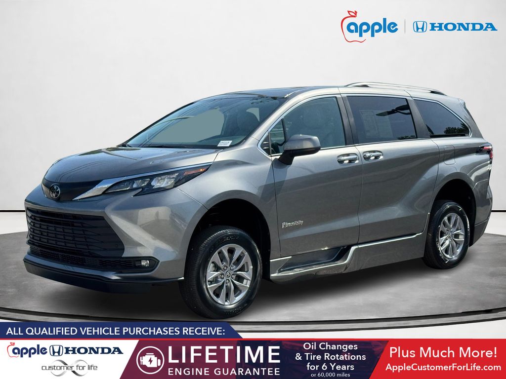 2026 Toyota Sienna XLE