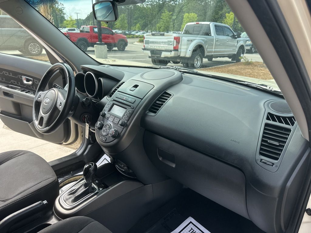 2013 Dune Kia Soul Plus FWD Hatchback