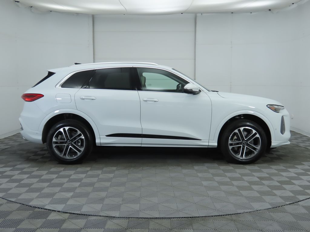 Thumbnail: 2025 Audi Q5 - 4