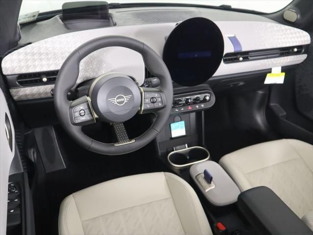 Thumbnail: 2026 MINI Cooper - 17