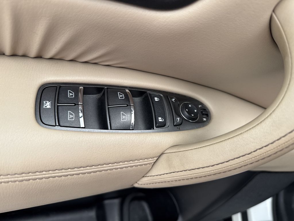 2023 Nissan Armada SL - 10
