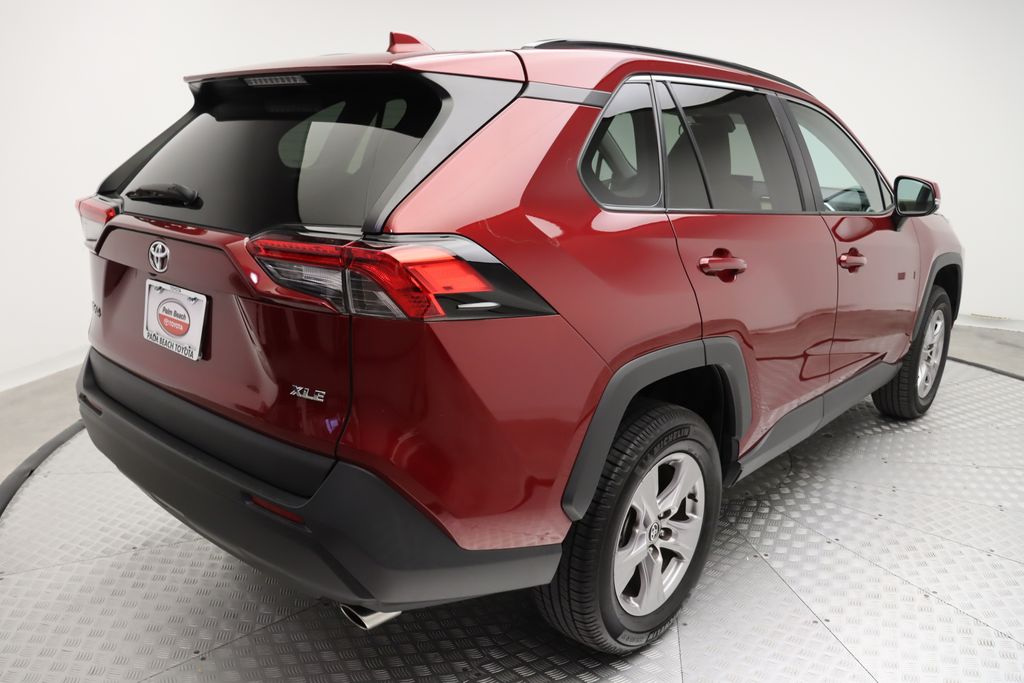 2022 Toyota RAV4 XLE 8