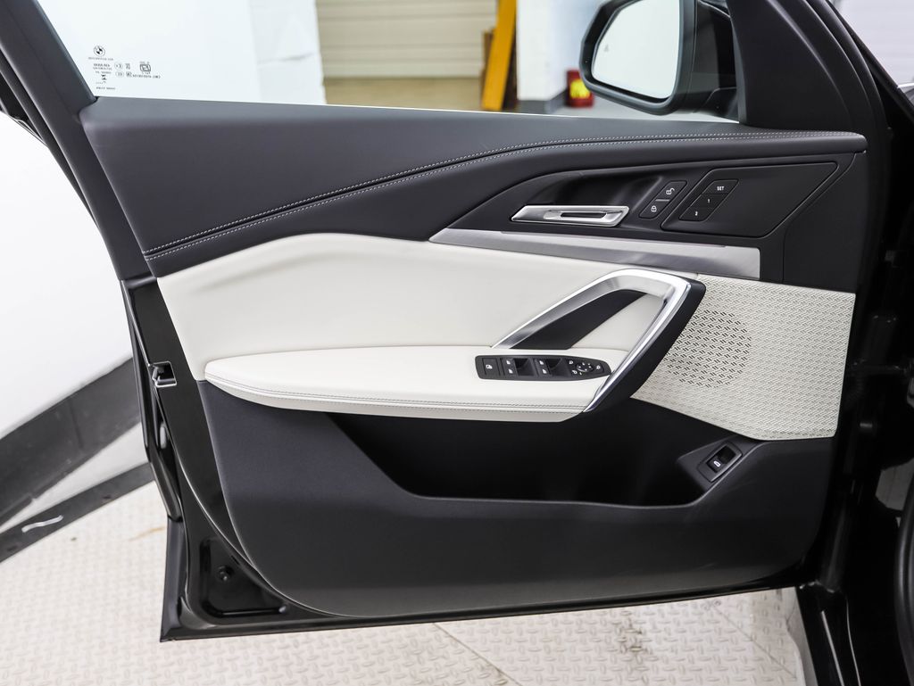 Thumbnail: 2026 BMW X1 - 10