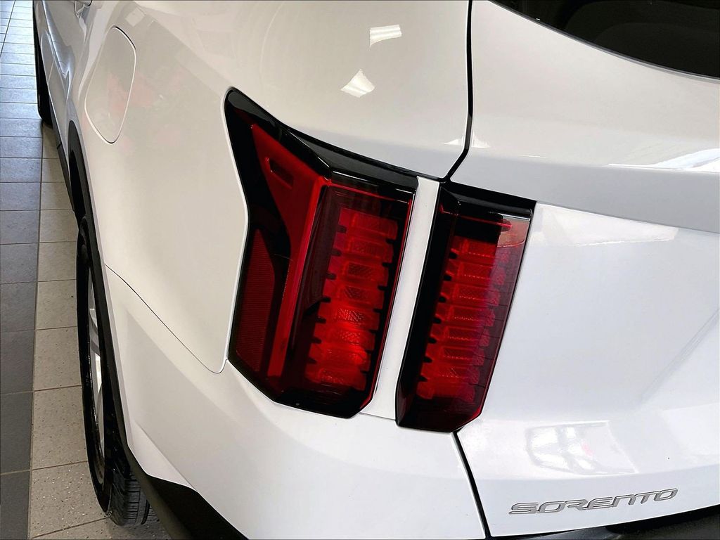 2023 Kia Sorento — photo 33