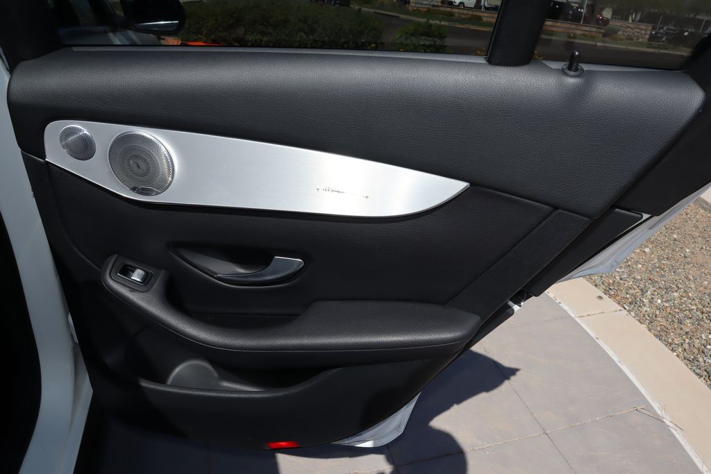 2019 Mercedes-Benz GLC 300 23