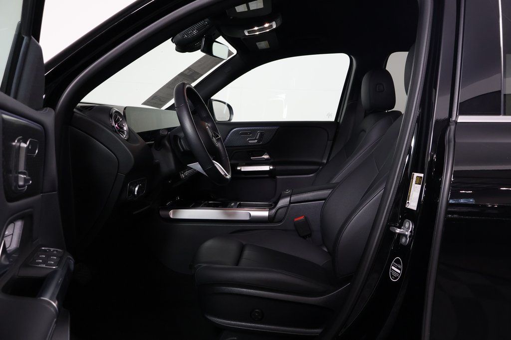 Thumbnail: 2025 Mercedes-Benz GLB - 10