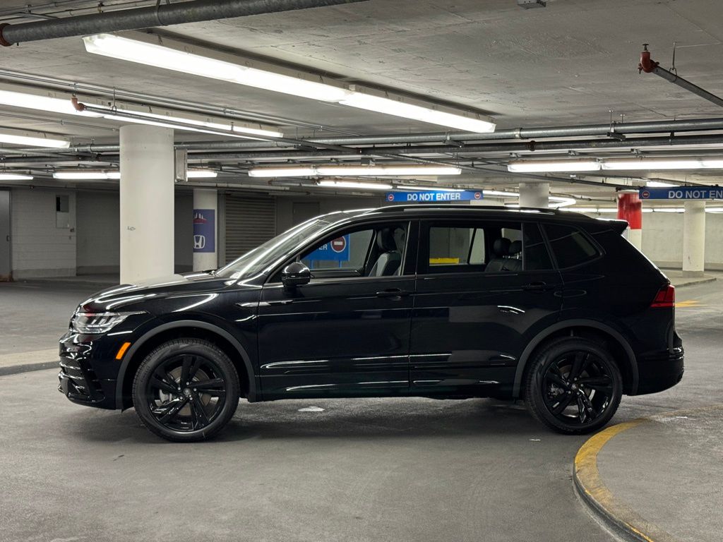 2024 Volkswagen Tiguan 2.0T SE R-Line Black 30