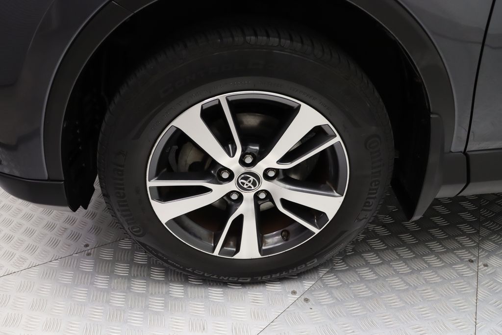 Thumbnail: 2016 Toyota RAV4 - 4
