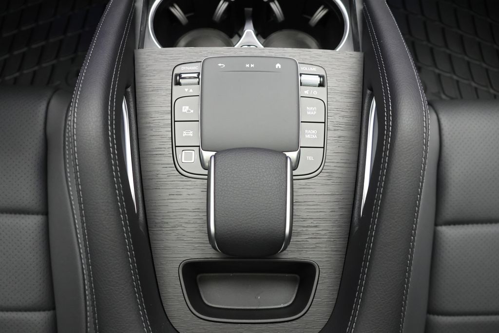 Thumbnail: 2026 Mercedes-Benz GLE - 29