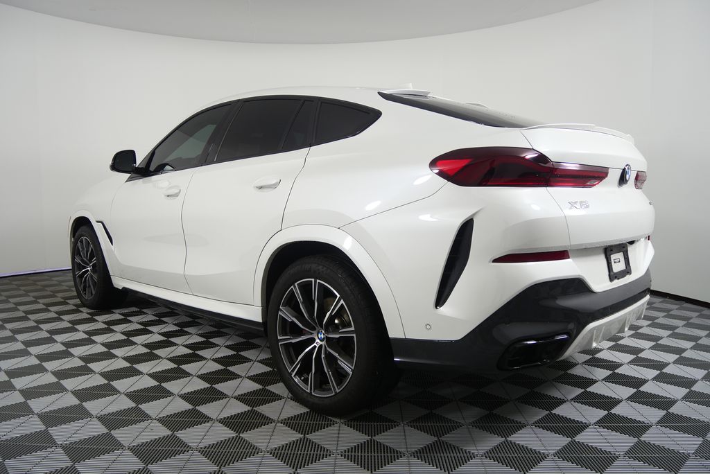 Thumbnail: 2022 BMW X6 - 6