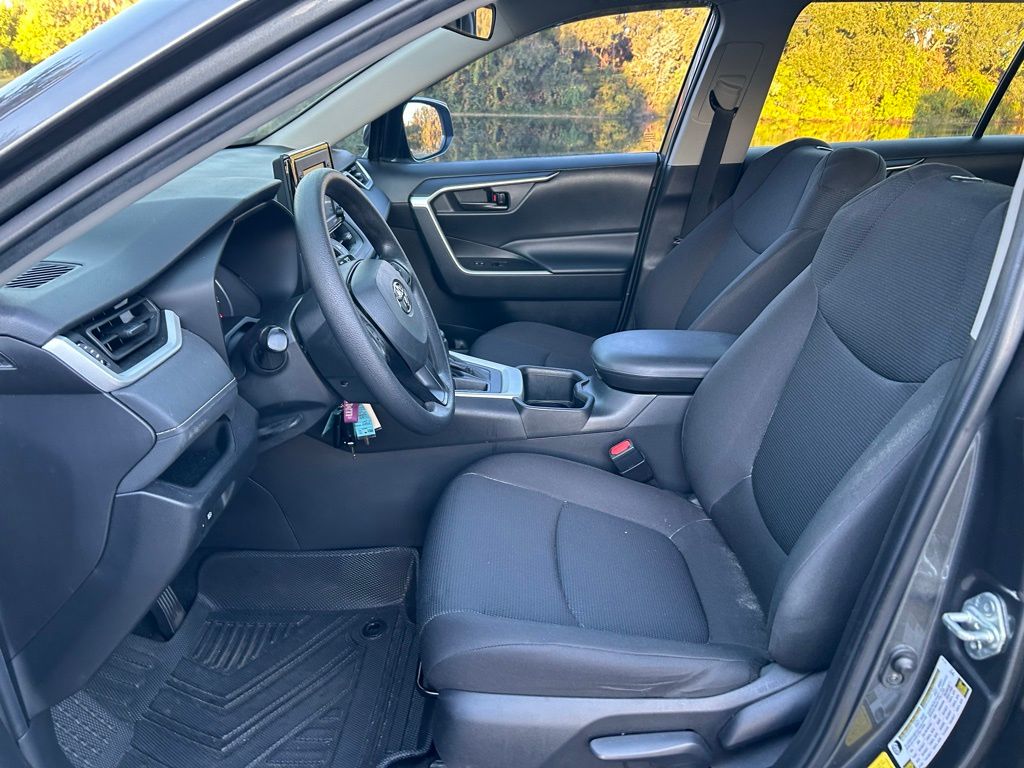 Thumbnail: 2022 Toyota RAV4 - 14