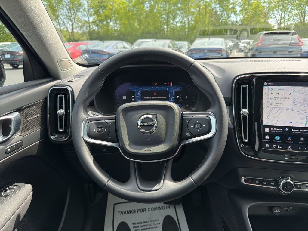 Thumbnail: 2023 Volvo XC40 - 13