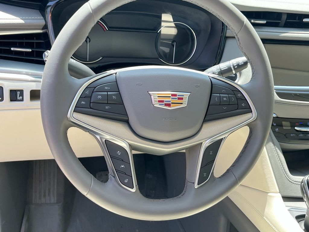 Used 2025 White Cadillac Premium Luxury image 11