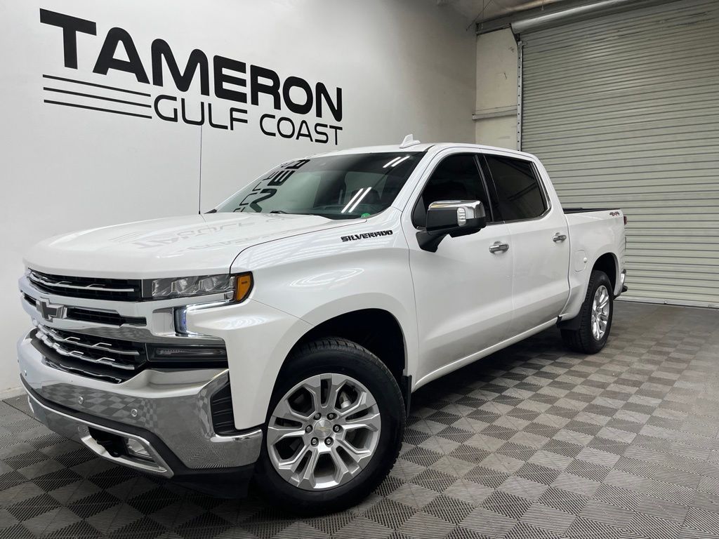 White (Iridescent Pearl Tricoat) 2022 Chevrolet Silverado 1500 Pickup Truck Four-Wheel Drive 8-Speed Automatic