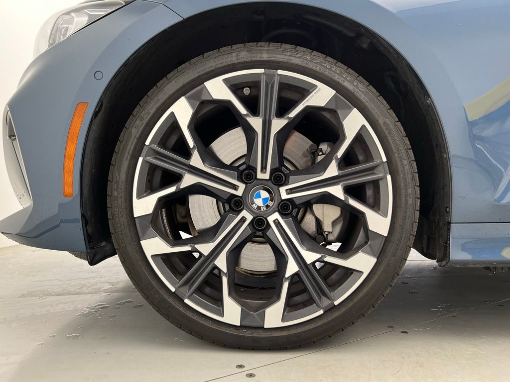 Thumbnail: 2025 BMW 3 Series - 23