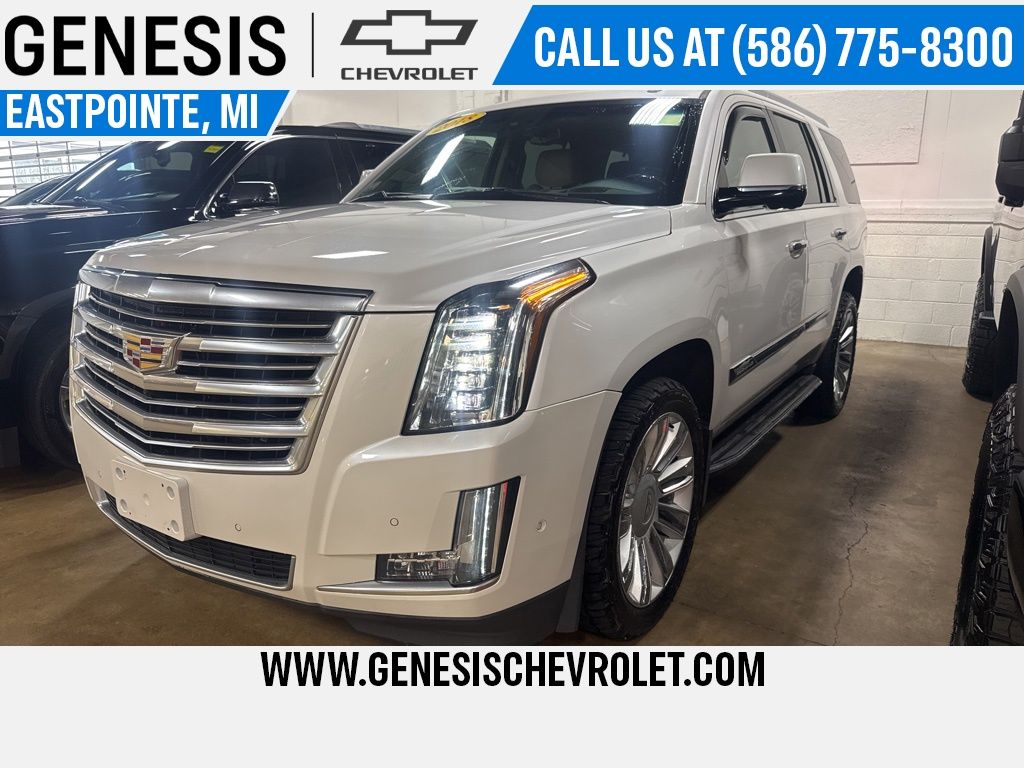 Crystal White Tricoat 2018 Cadillac Escalade Luxury 4WD SUV / Crossover Four-Wheel Drive