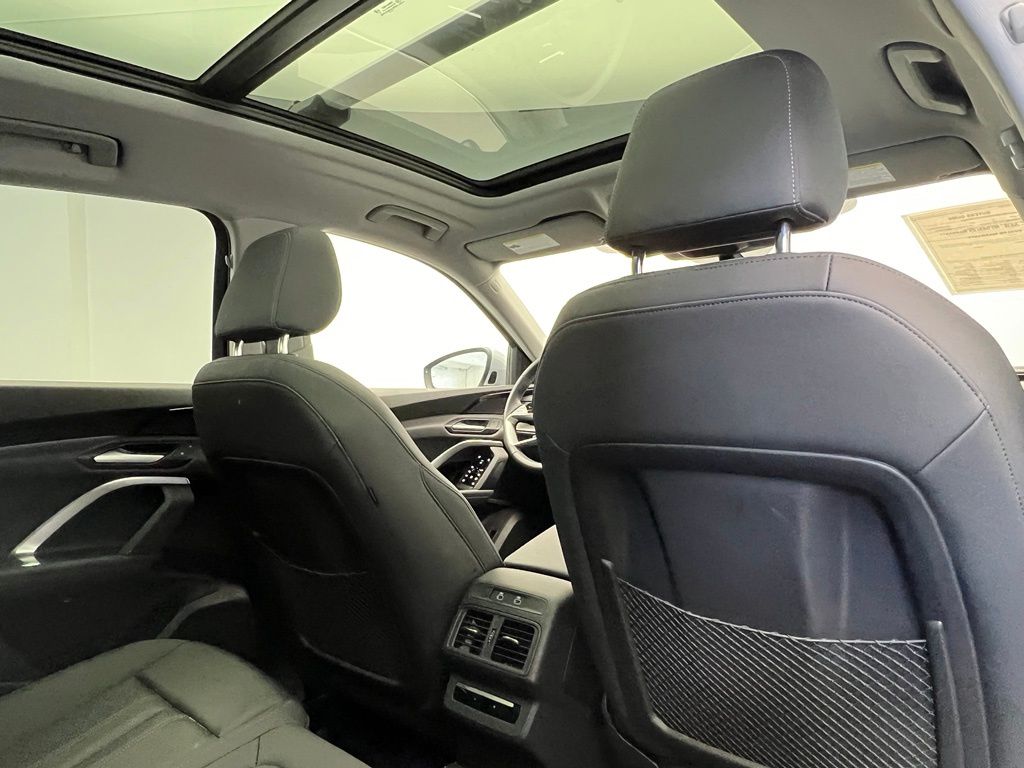 Thumbnail: 2025 Audi Q5 - 8