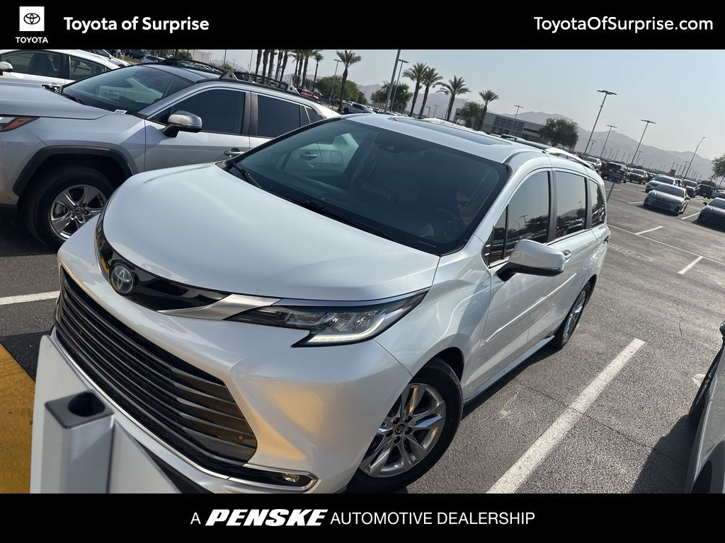 Thumbnail: 2022 Toyota Sienna - 1