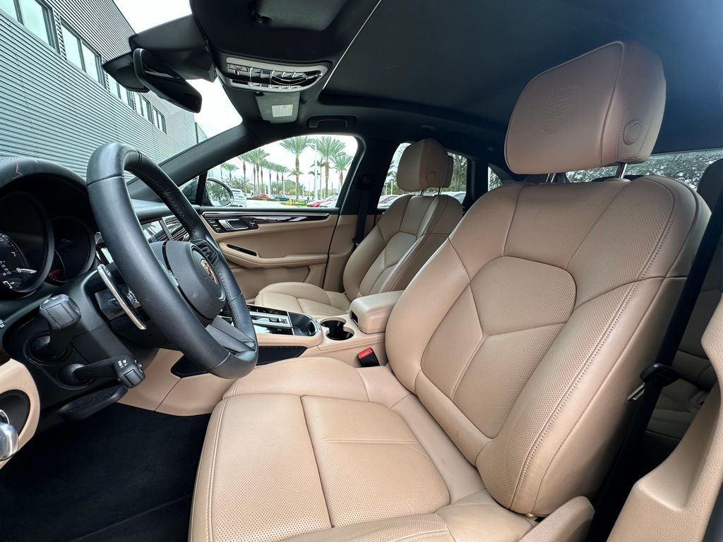 Thumbnail: 2025 Porsche Macan - 5