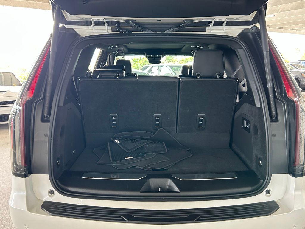 Used 2022 Crystal White Tricoat Cadillac Sport image 51