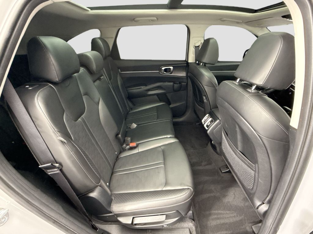 Thumbnail: 2024 Kia Sorento - 21