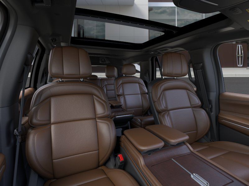 Thumbnail: 2026 Lincoln Navigator - 10