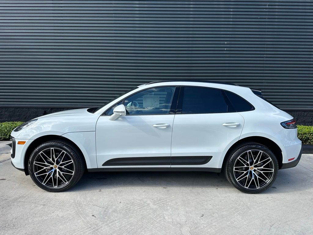 Thumbnail: 2026 Porsche Macan - 2